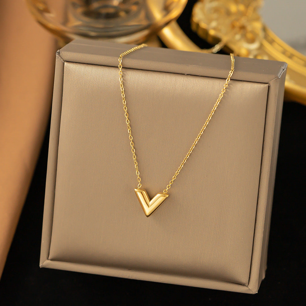 North & Pearl Sweetheart Oval Pendant Necklace product image