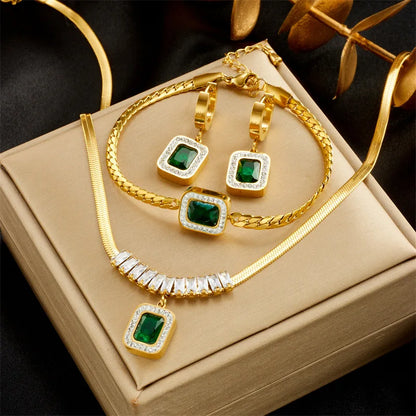 North & Pearl Heart Earrings product thumbnail 2