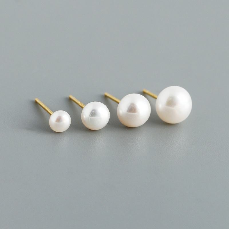 North & Pearl Pearl Stud Earrings product image 1