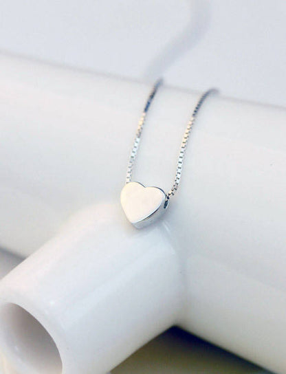 North & Pearl Simple Heart Pendant Necklace product thumbnail 3