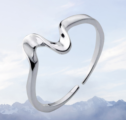 North & Pearl Sculpted Wave Toe Ring product image