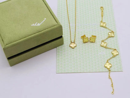 North & Pearl Polished Clover Bracelet product thumbnail 2