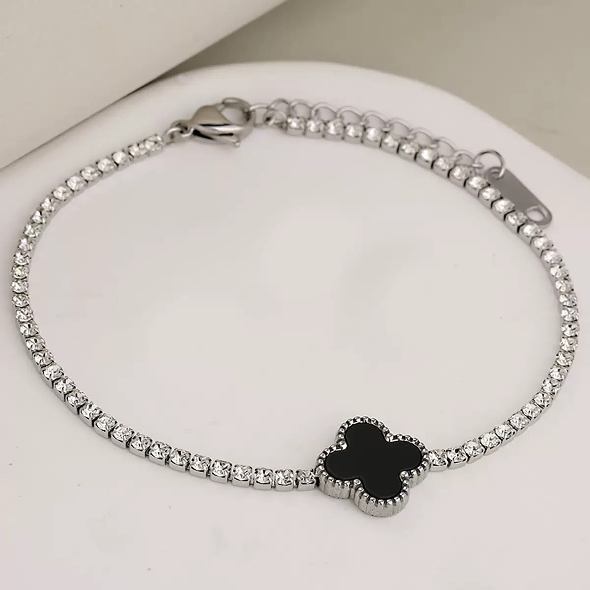 North & Pearl Clover Charm Bracelet product image 5