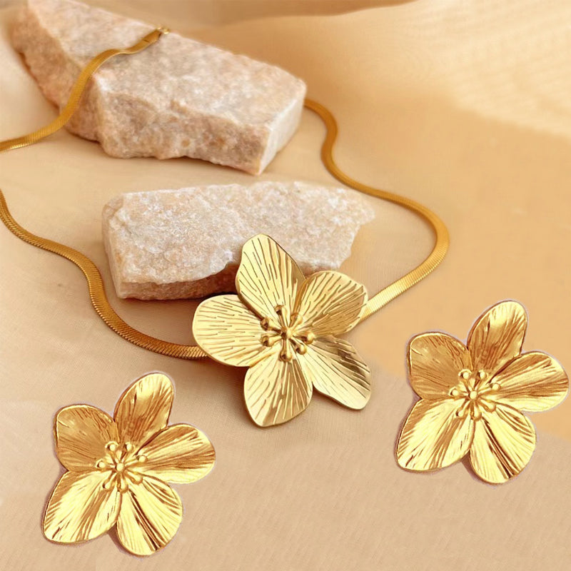 North & Pearl Flower Earrings product image