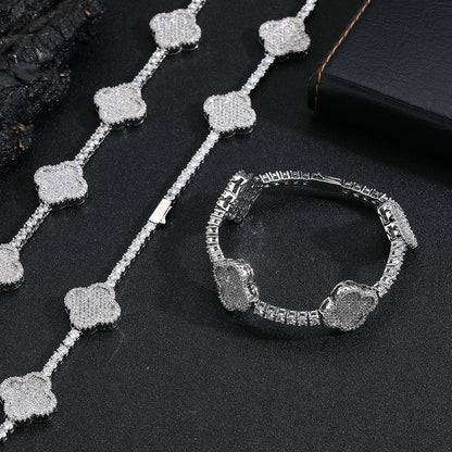 North & Pearl Clover Bracelet product thumbnail 1