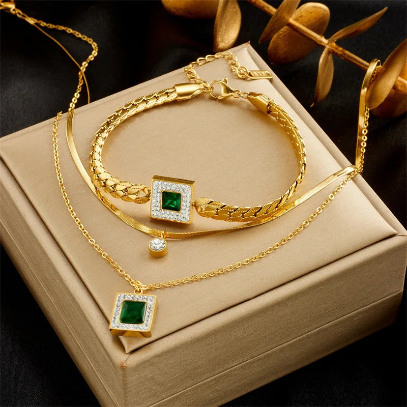 North & Pearl Heart Earrings product image 4