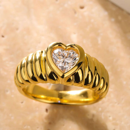 North & Pearl Ribbed Heart CZ Ring product thumbnail 2