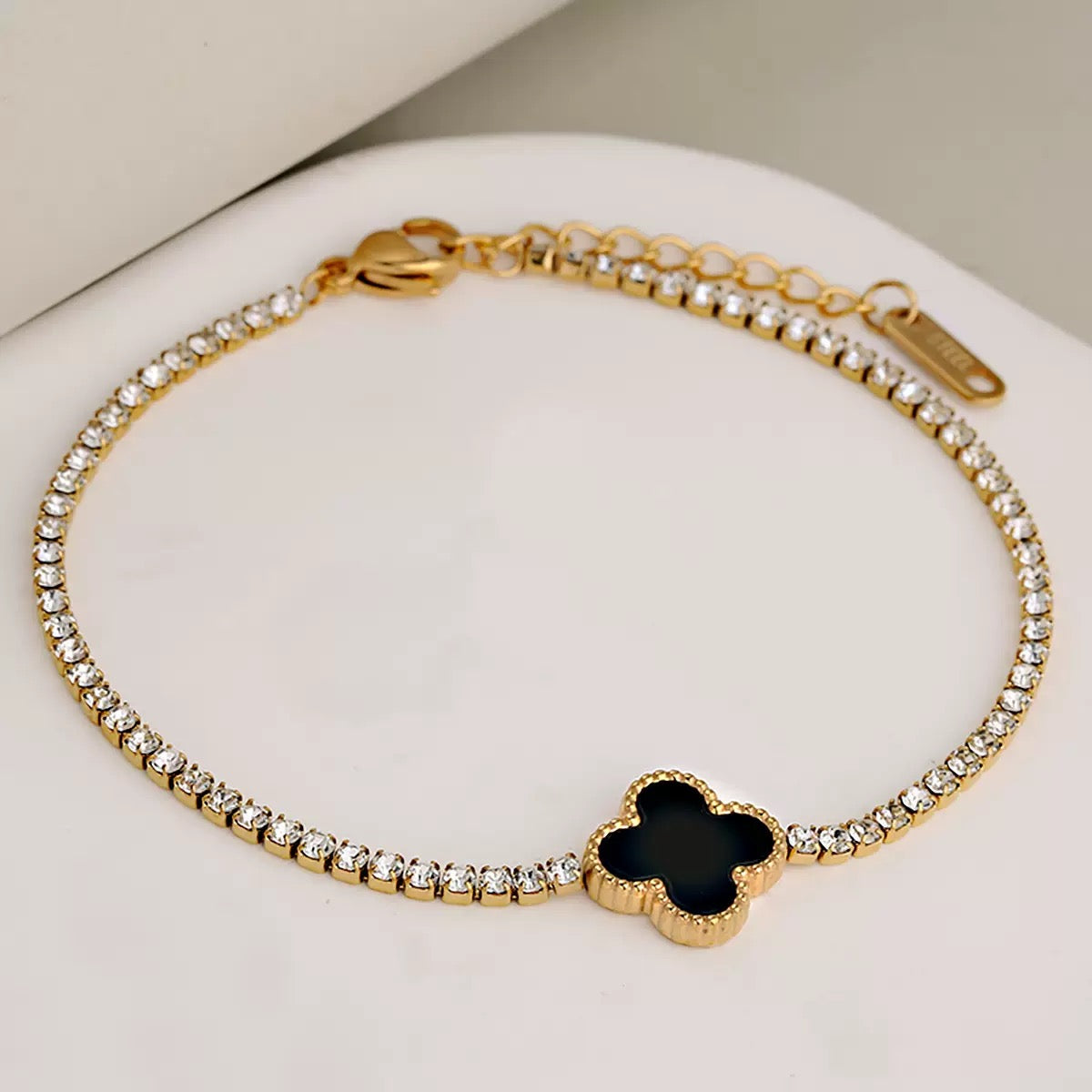 North & Pearl Clover Charm Bracelet product image 3