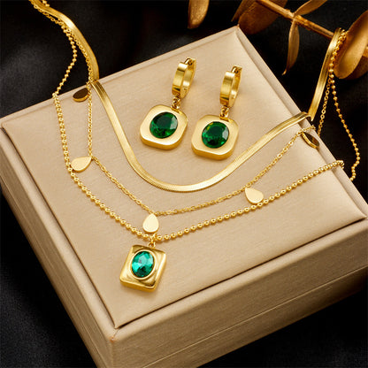 North & Pearl Heart Earrings product thumbnail 3
